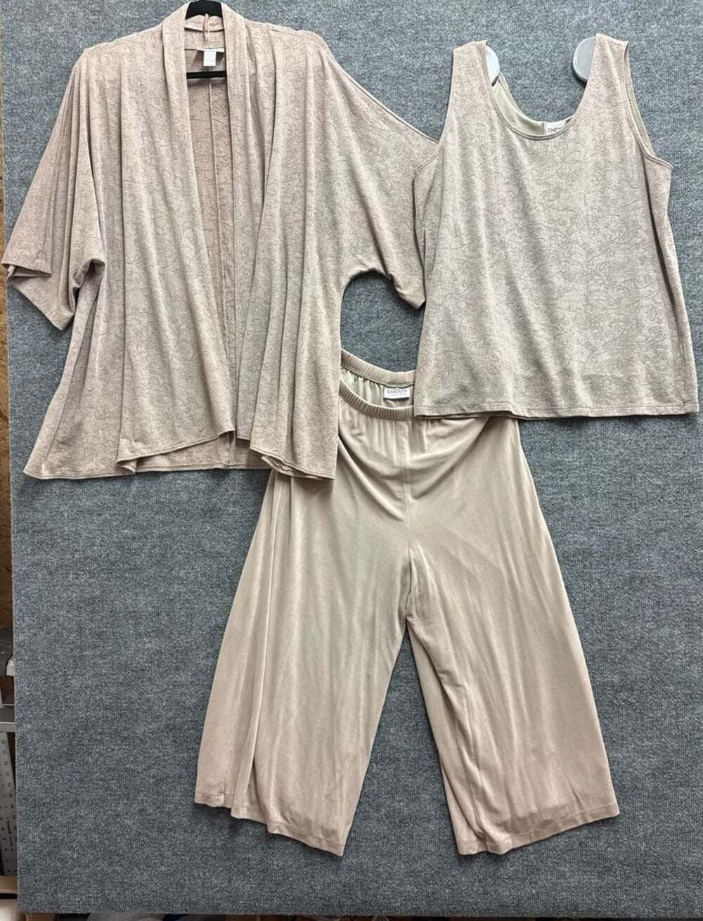 Chico's Travelers 3-Piece Set Cardigan Tank Wide Leg Pants Shimmer Tan Size 3